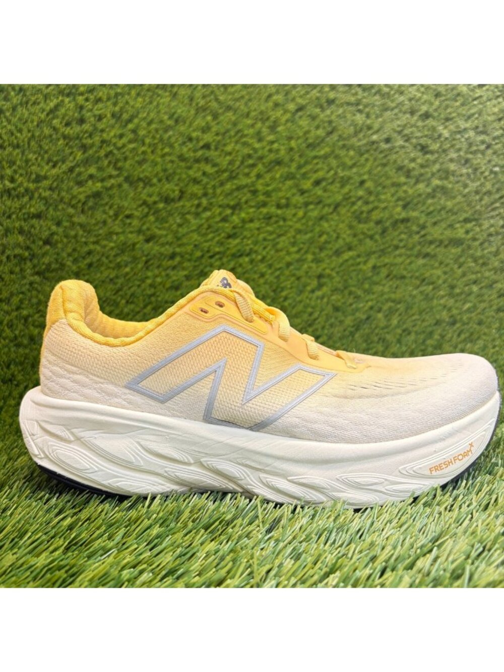 New Balance Fresh Foam X 1080v14 Womens Size 8 Yellow Running Shoes Sneakers